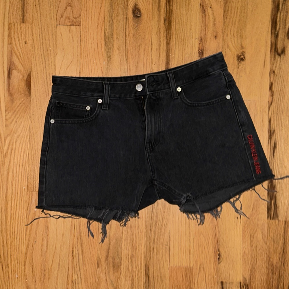 Calvin Klein Short Shorts Size 29 Black distressed